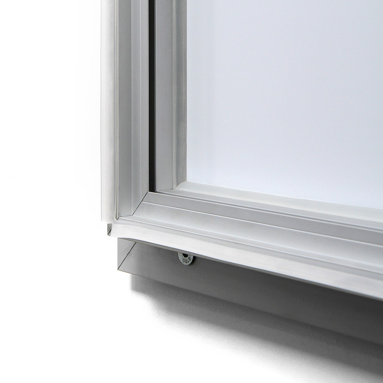 Venkovní uzamykatelná vitrína s plynovými písty 24x A4