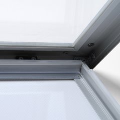 LED venkovní plakátová vitrína s plynovými písty A0